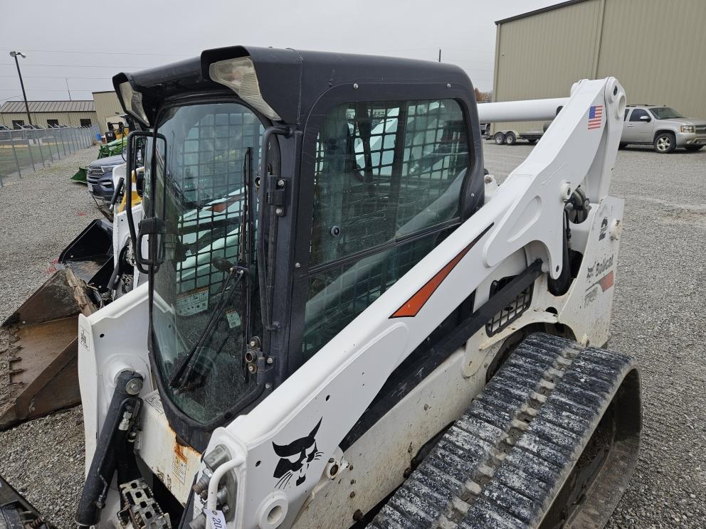 Image for 2018 Bobcat T740