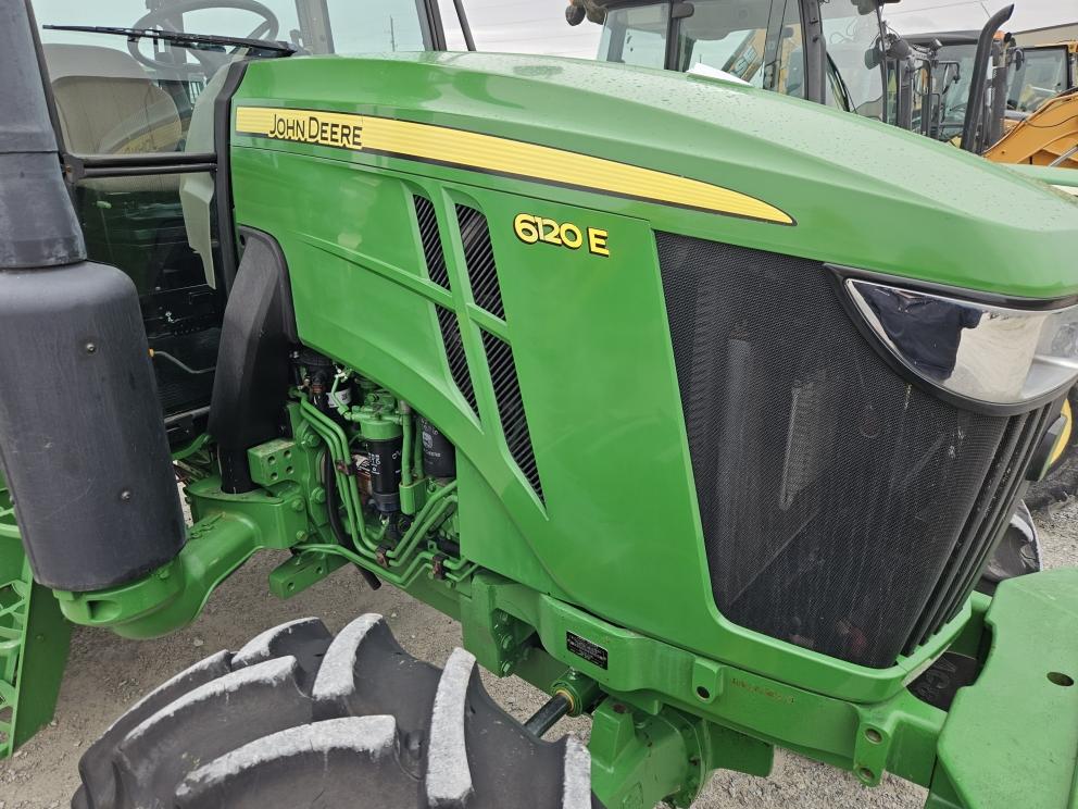 Image for 2017 John Deere 6120E