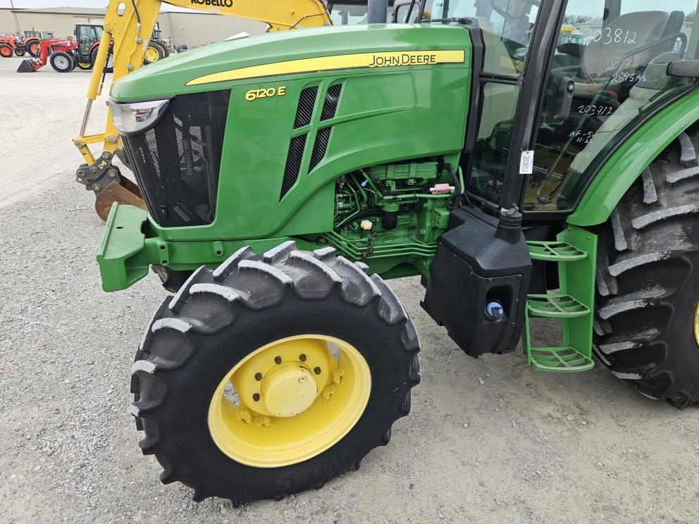 Image for 2017 John Deere 6120E