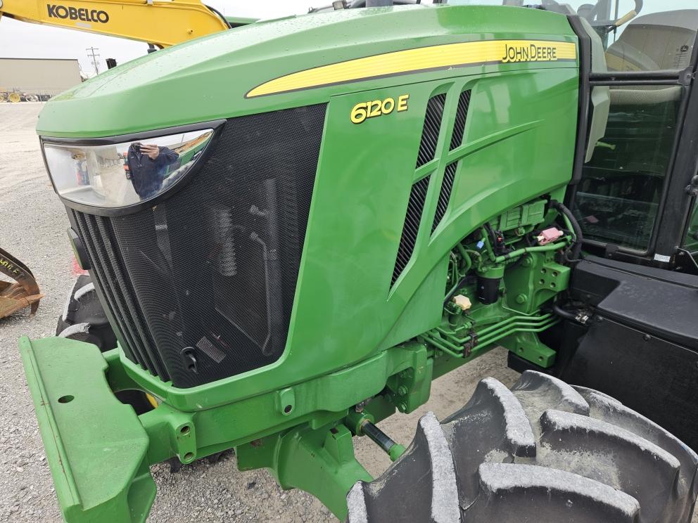 Image for 2017 John Deere 6120E