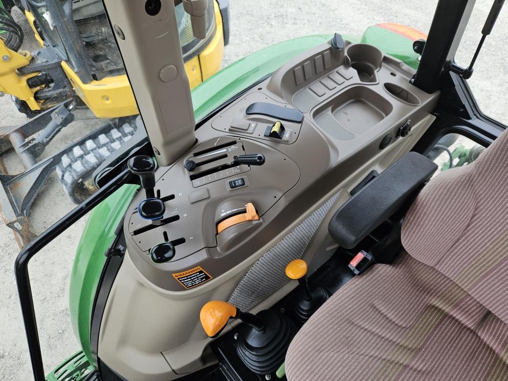 Image for 2017 John Deere 6120E