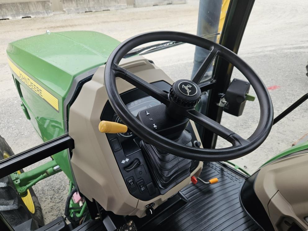 Image for 2017 John Deere 6120E