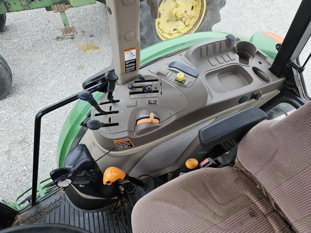 Image for 2016 John Deere 6120E