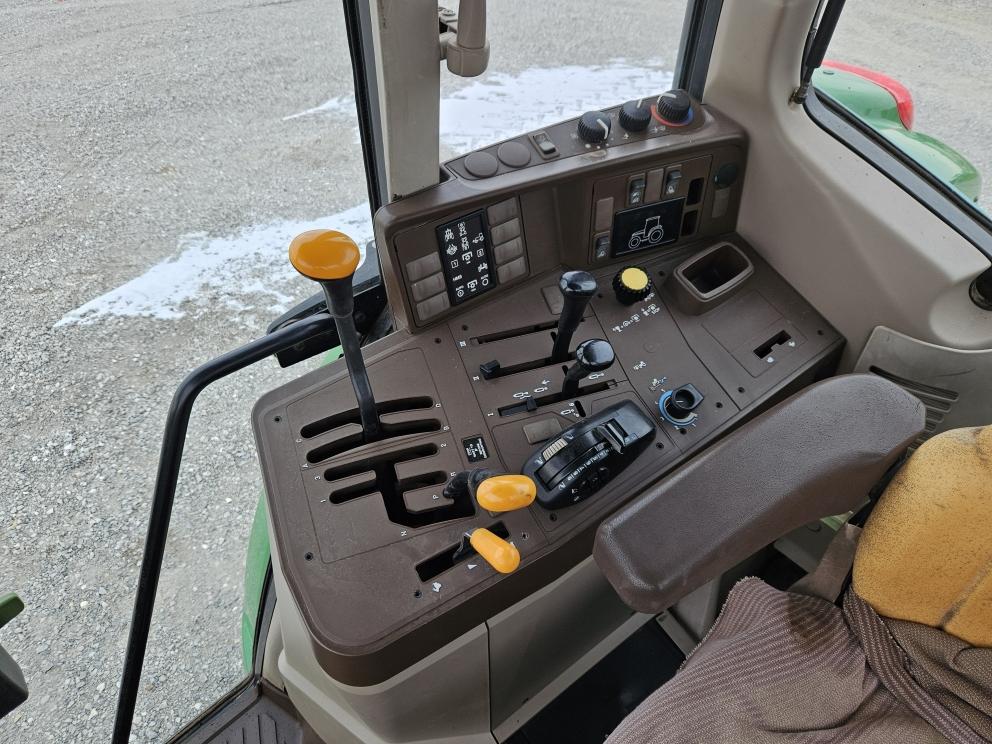 Image for 2003 John Deere 6420