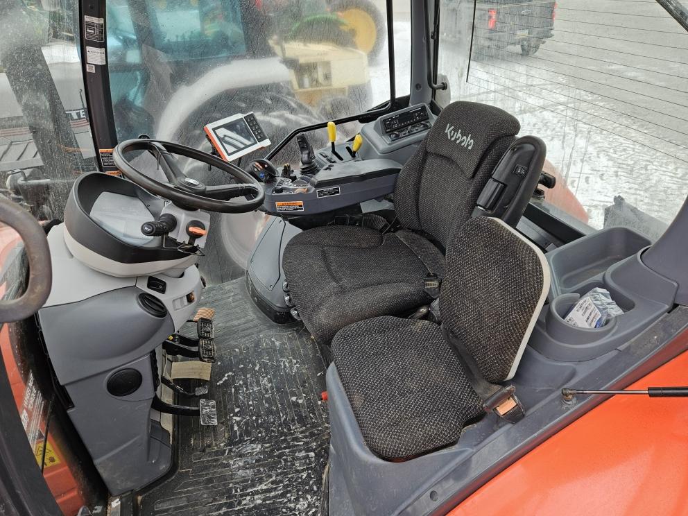 Image for 2022 Kubota M7-172