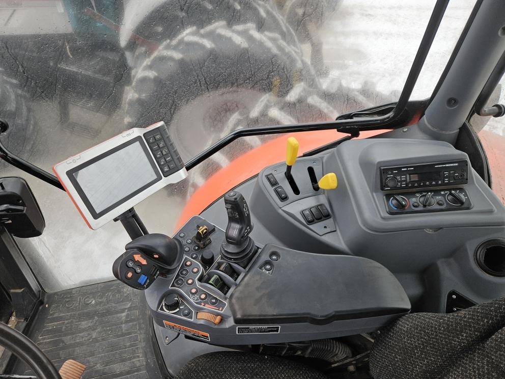 Image for 2022 Kubota M7-172