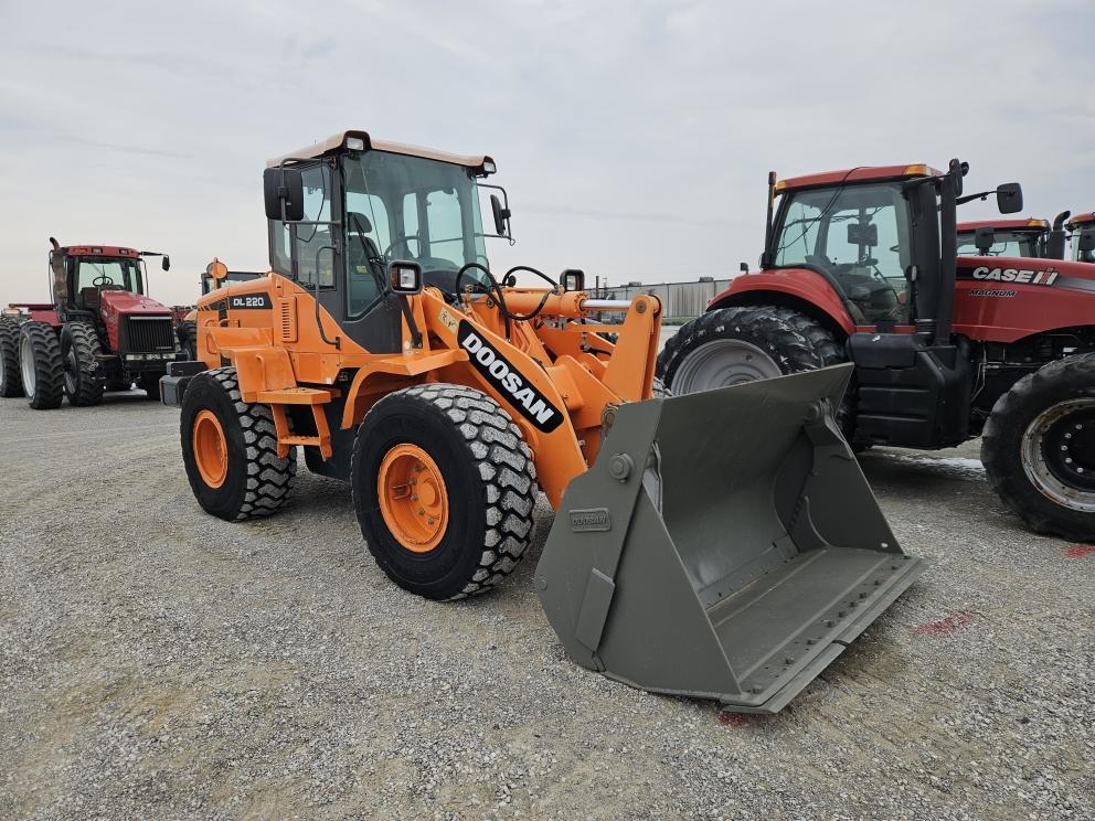Image for 2015 Doosan DL220-3