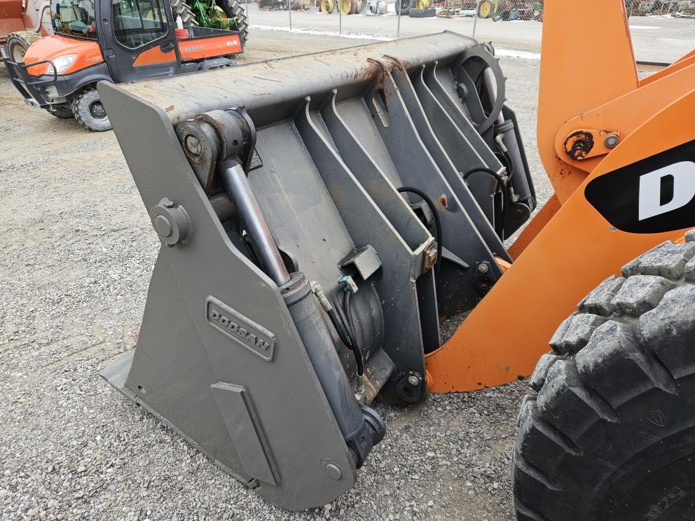 Image for 2015 Doosan DL220-3