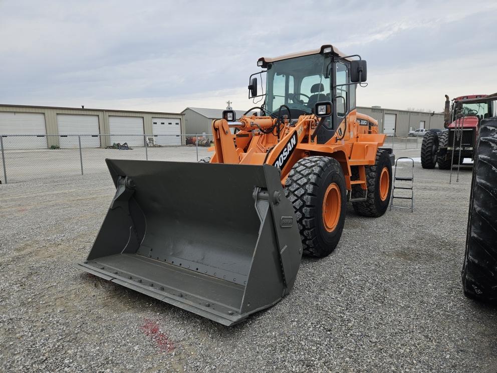 Image for 2015 Doosan DL220-3