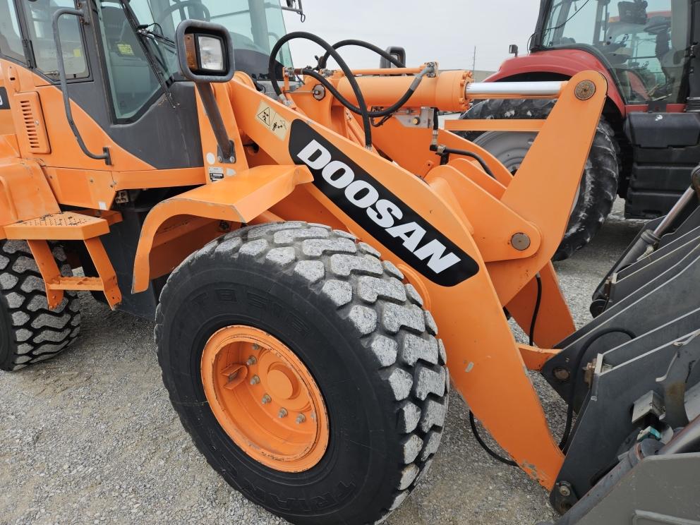 Image for 2015 Doosan DL220-3