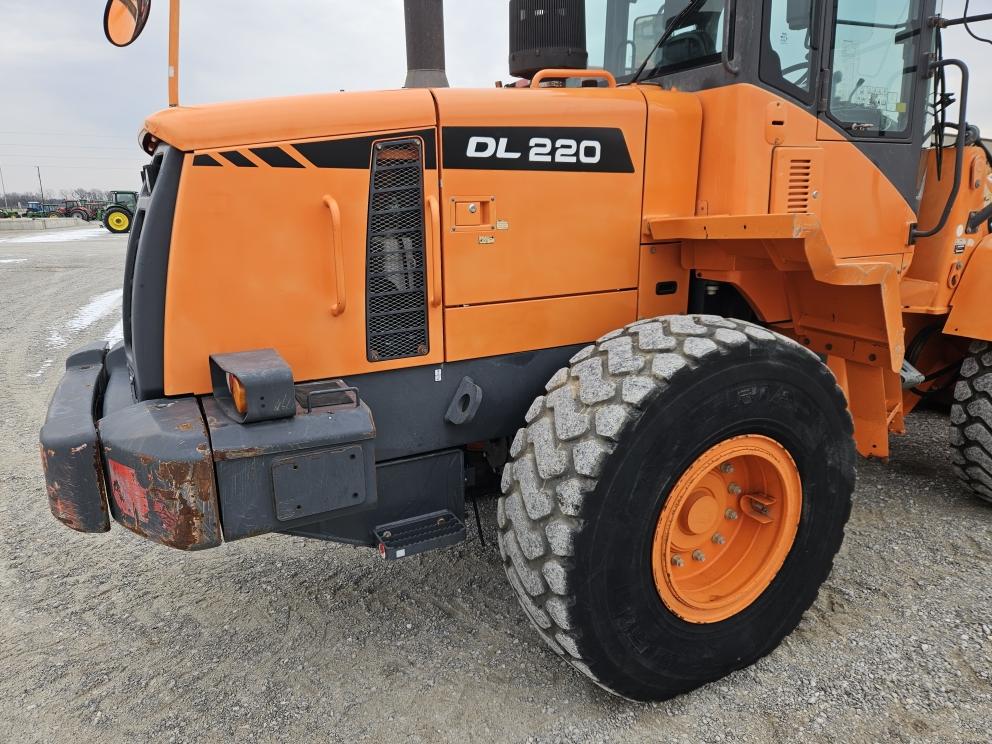 Image for 2015 Doosan DL220-3