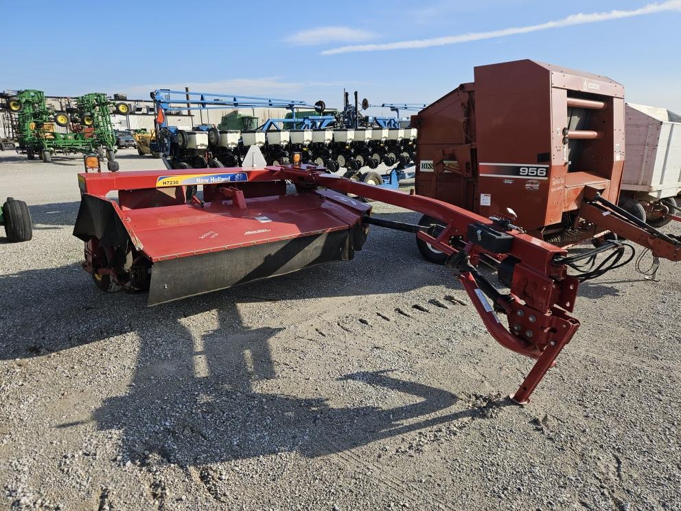 Image for 2013 New Holland H7230