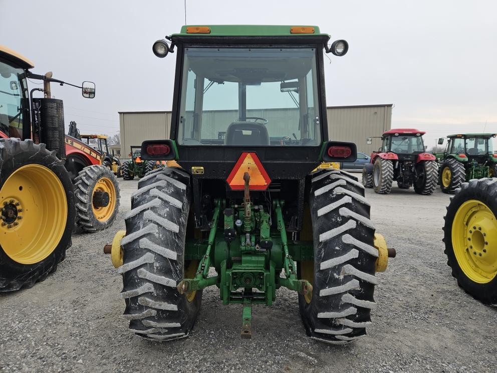 Image for 1989 John Deere 4455