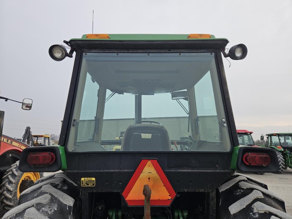 Image for 1989 John Deere 4455