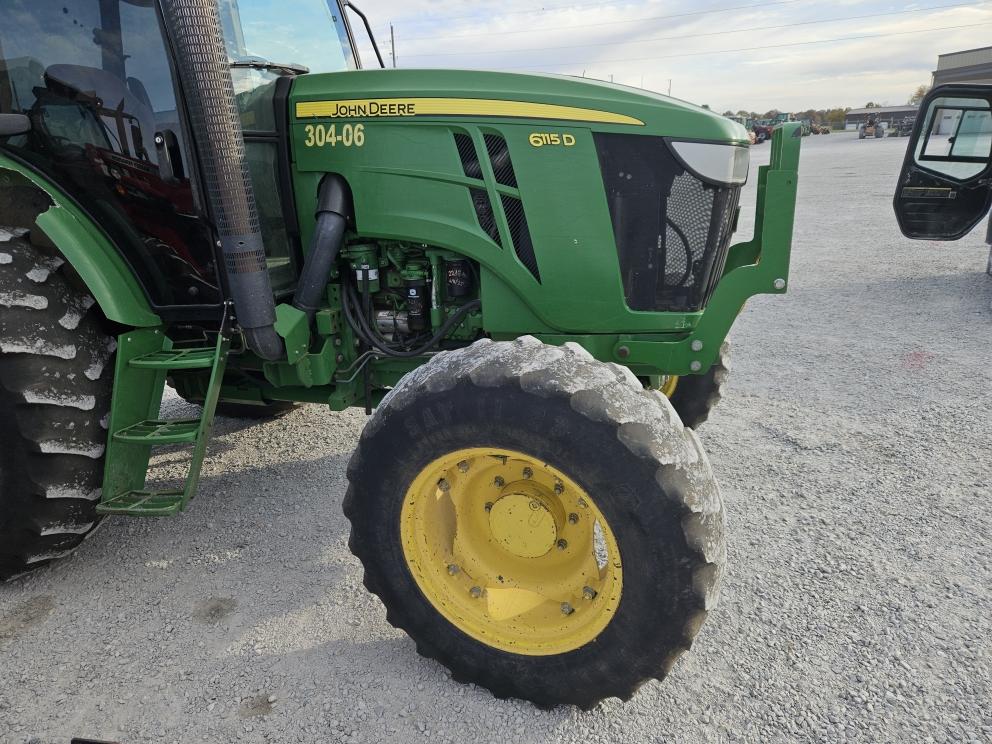 Image for 2014 John Deere 6115D