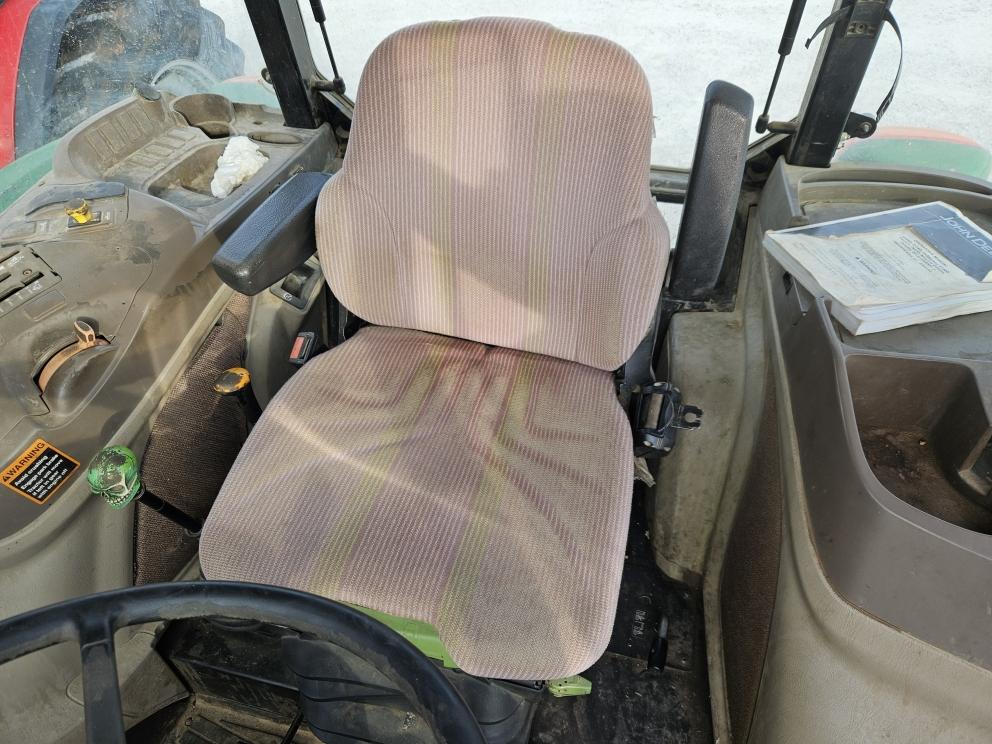 Image for 2014 John Deere 6115D