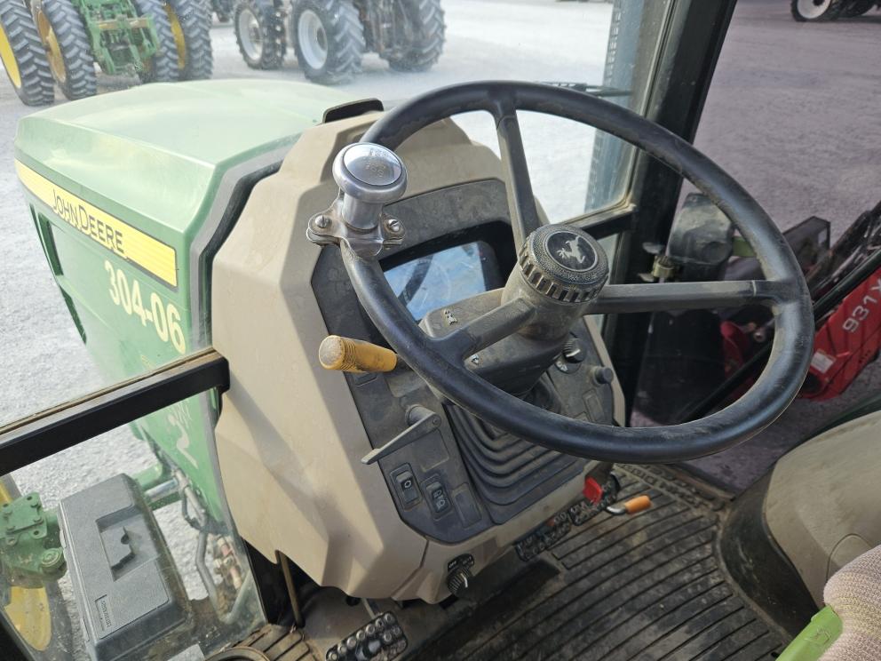 Image for 2014 John Deere 6115D