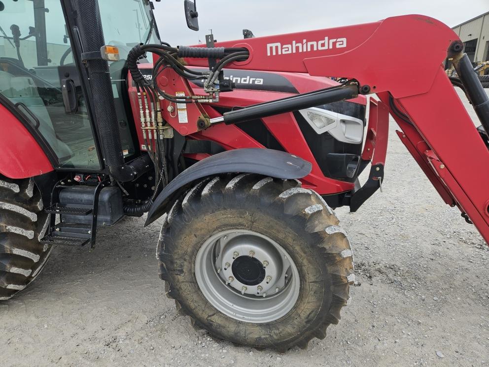 Image for 2021 Mahindra 9125P