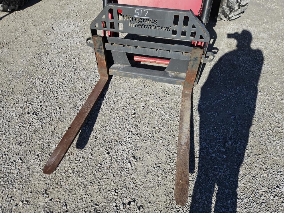 Image for 2021 Mahindra 9125P