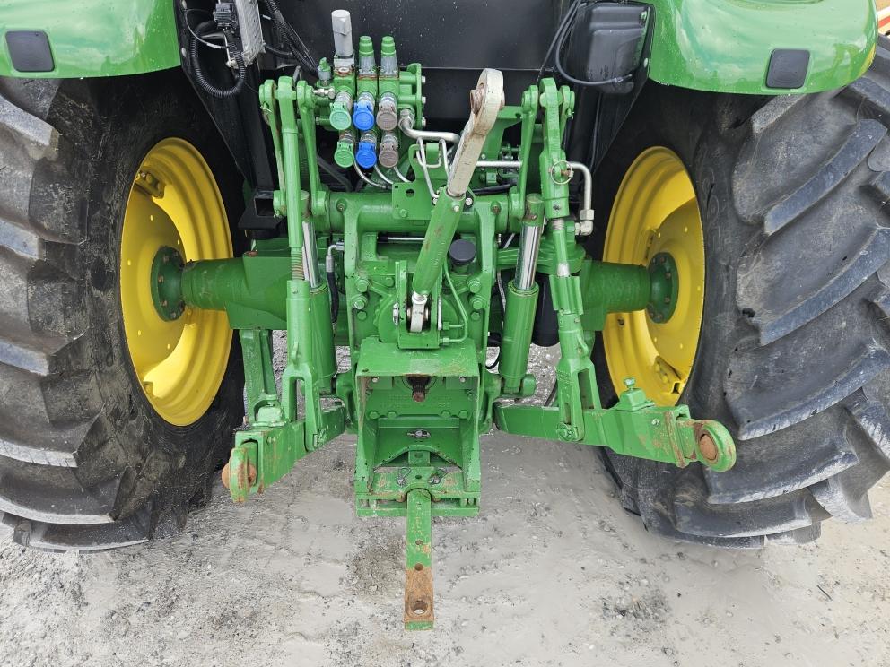 Image for 2021 John Deere 6120E