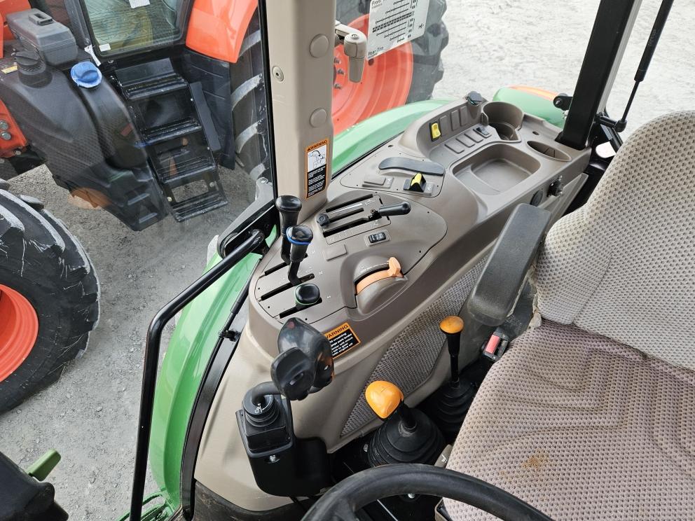Image for 2021 John Deere 6120E