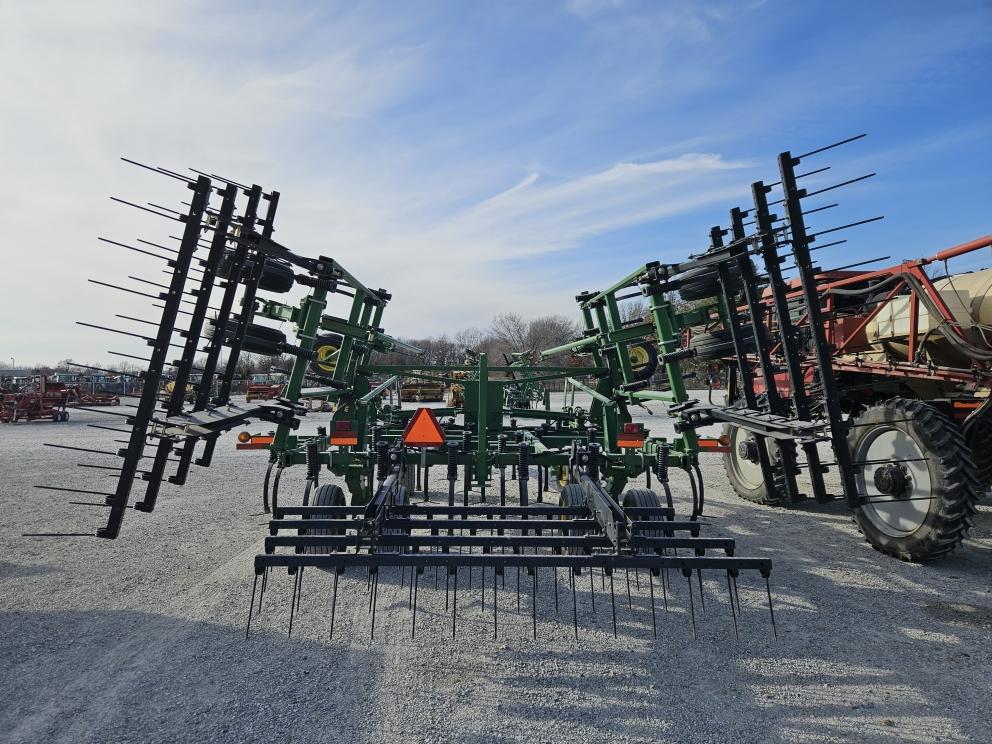 Image for 2010 John Deere 2210