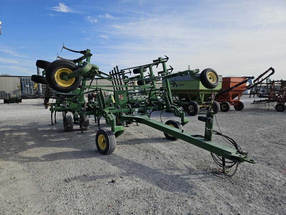 Image for 2010 John Deere 2210