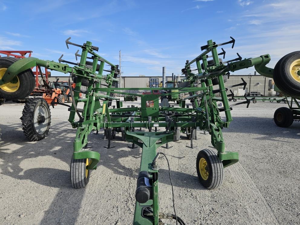 Image for 2010 John Deere 2210