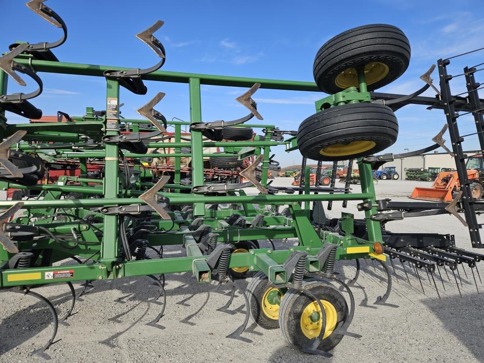 Image for 2010 John Deere 2210