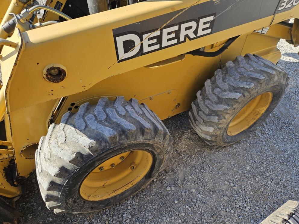 Image for 2012 John Deere 320