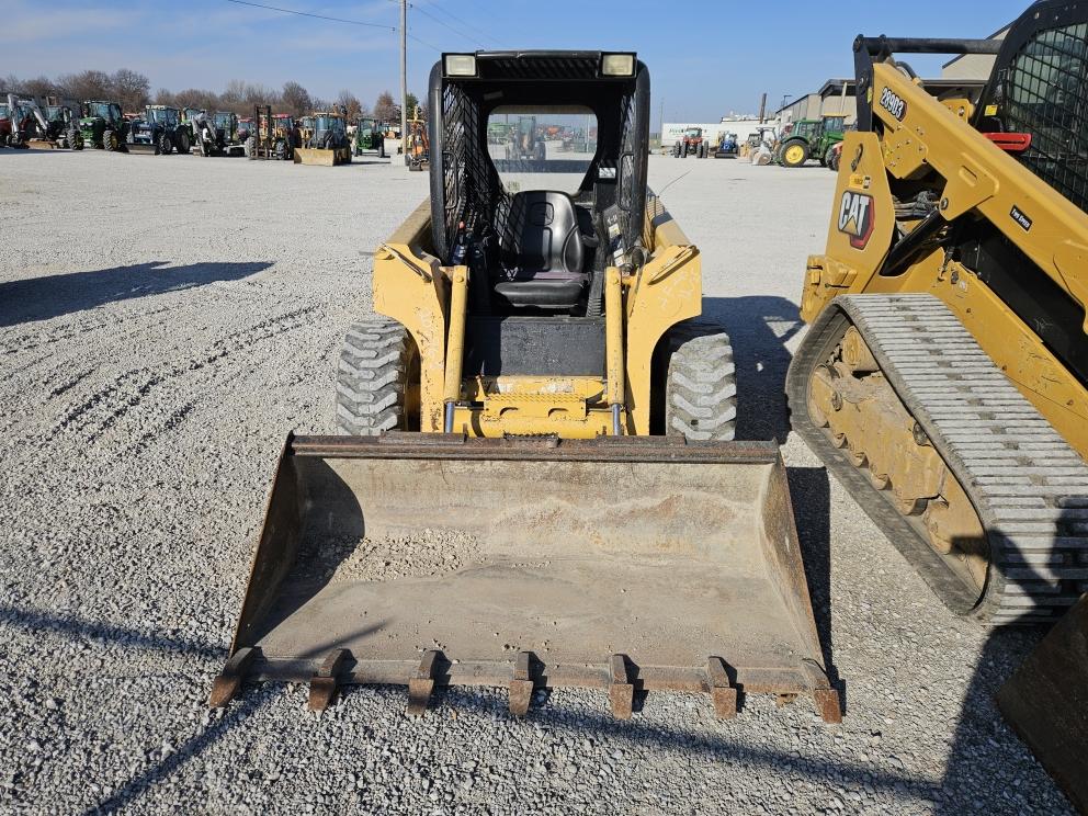 Image for 2012 John Deere 320