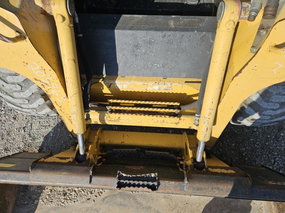 Image for 2012 John Deere 320