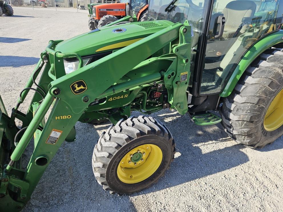 Image for 2014 John Deere 4044R