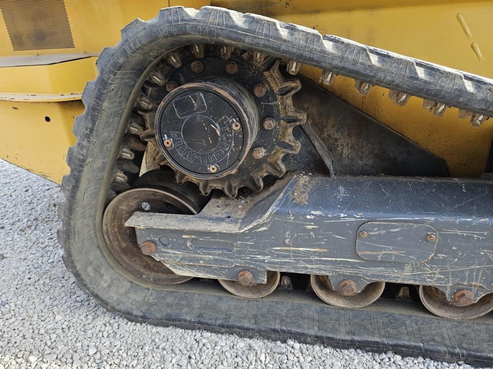 Image for 2020 John Deere 325G