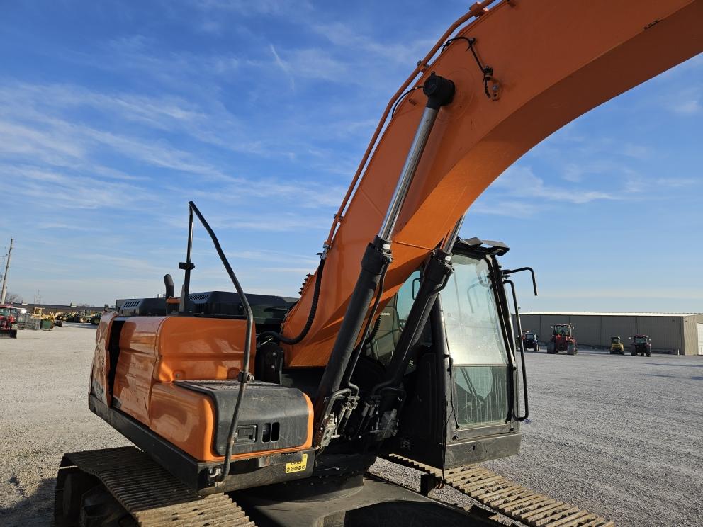 Image for 2022 Doosan DX225 LC-7M