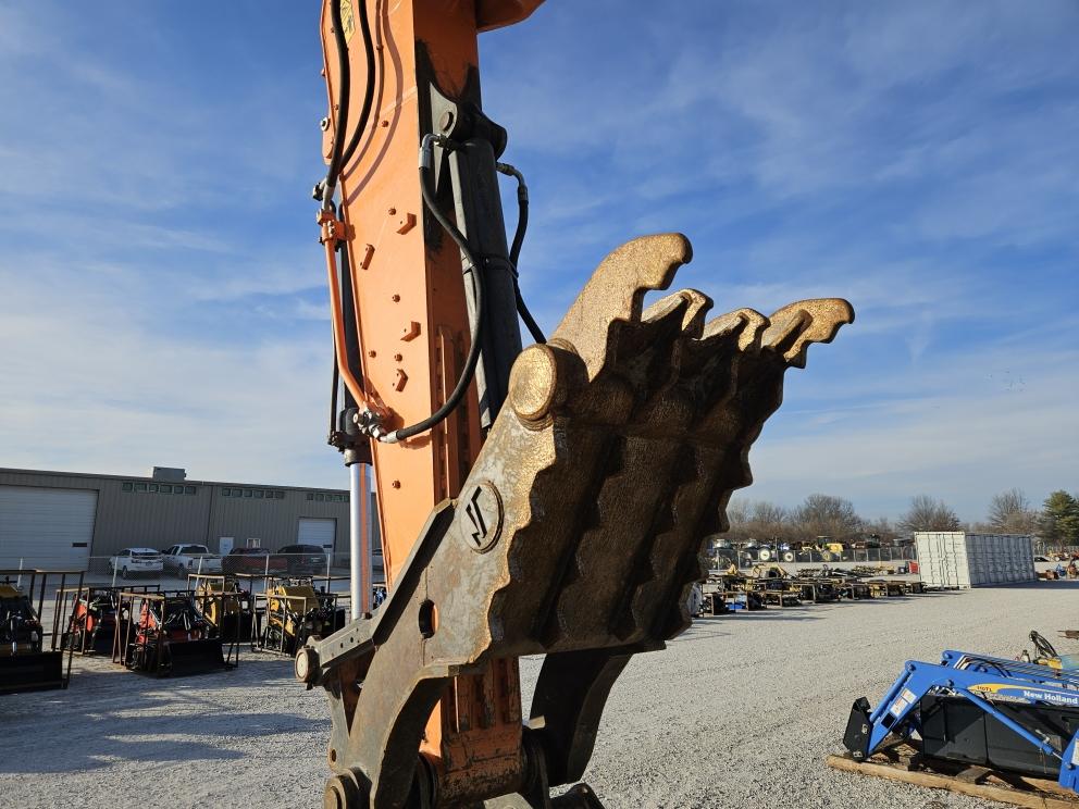 Image for 2022 Doosan DX225 LC-7M