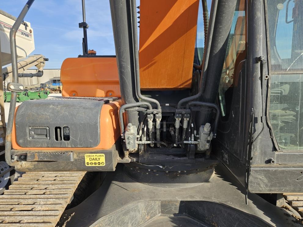 Image for 2022 Doosan DX225 LC-7M