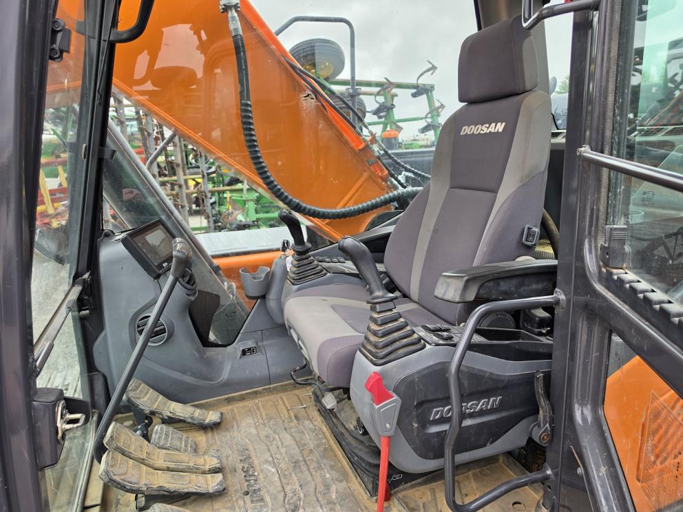 Image for 2022 Doosan DX225 LC-7M