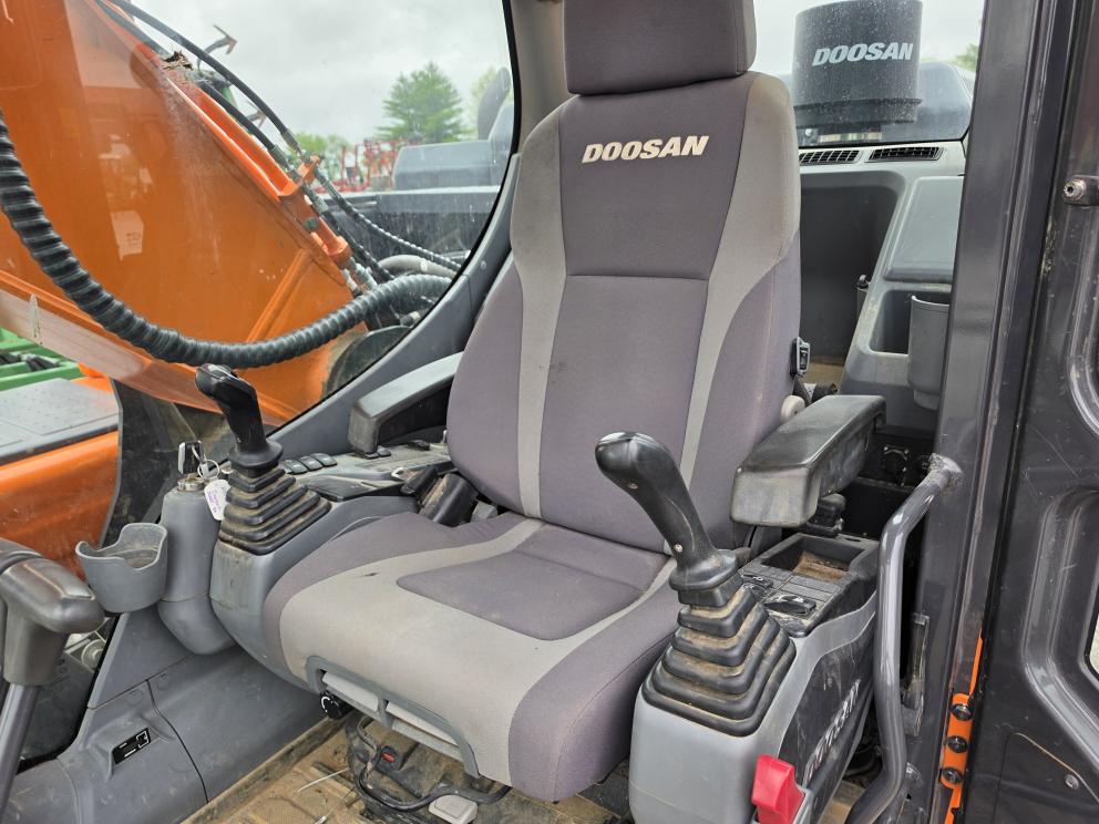 Image for 2022 Doosan DX225 LC-7M