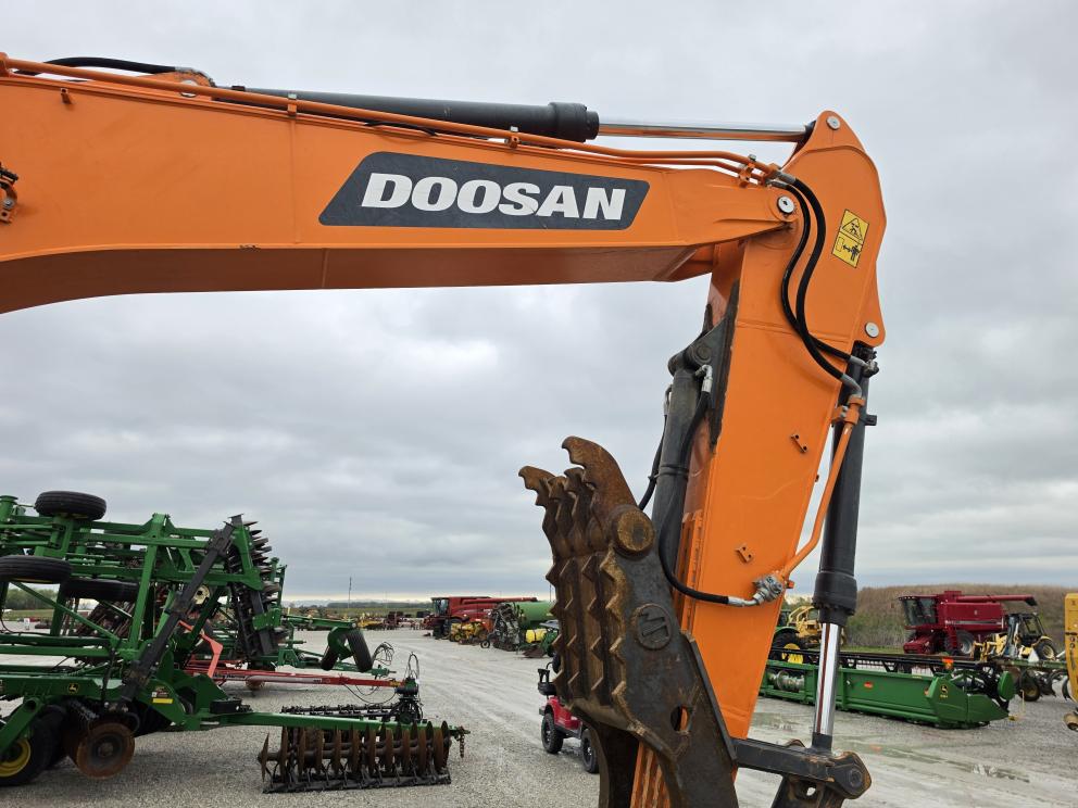 Image for 2022 Doosan DX225 LC-7M