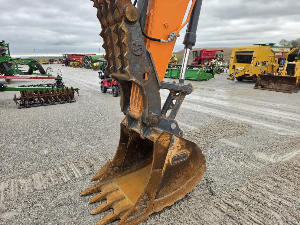 Image for 2022 Doosan DX225 LC-7M