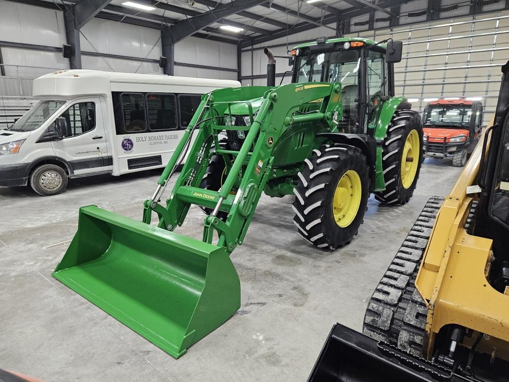 Image for 2020 John Deere 6145M