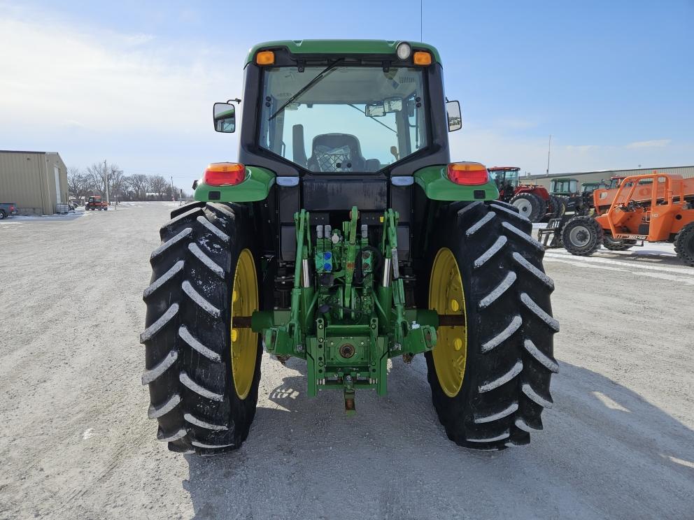 Image for 2020 John Deere 6145M