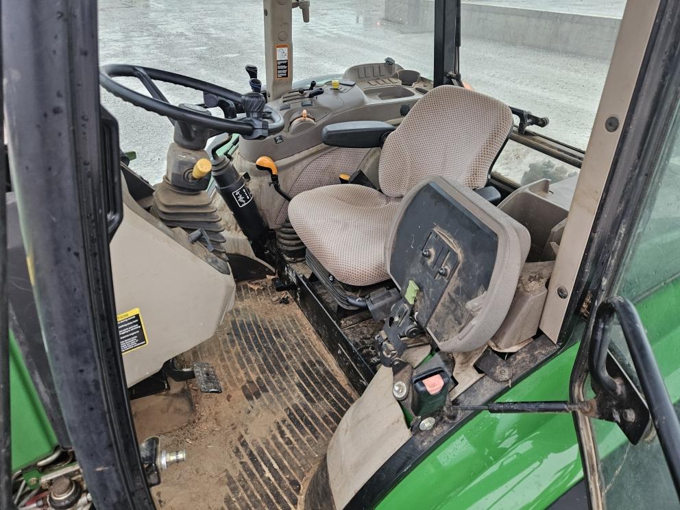 Image for 2014 John Deere 5100E