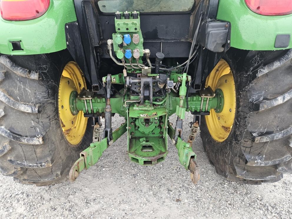 Image for 2014 John Deere 5100E