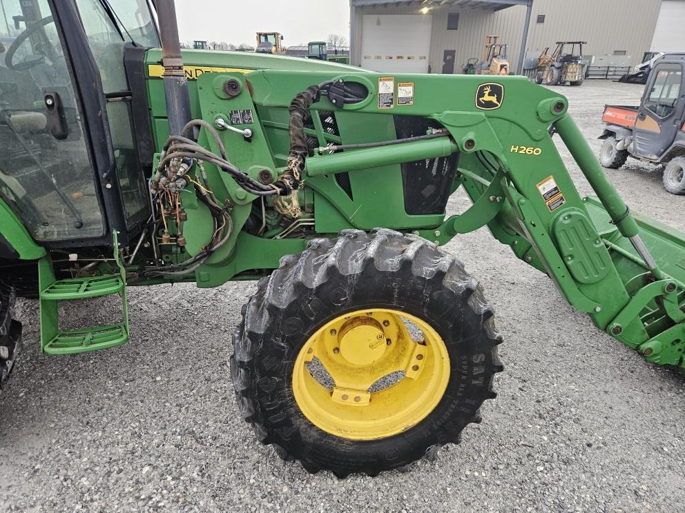 Image for 2014 John Deere 5100E