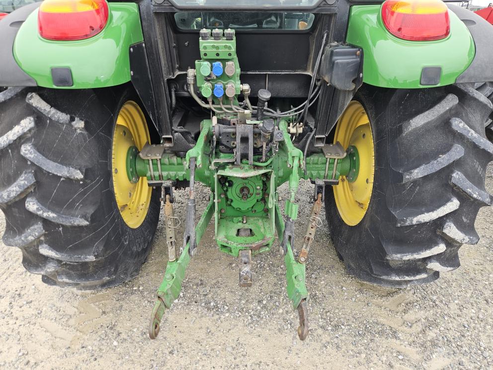 Image for 2014 John Deere 5100E