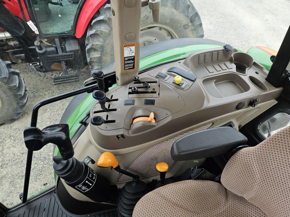 Image for 2014 John Deere 5100E