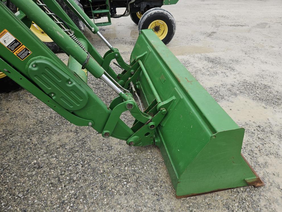 Image for 2014 John Deere 5100E