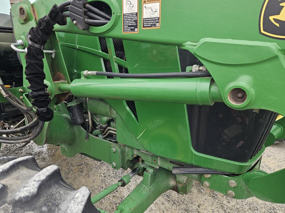 Image for 2014 John Deere 5100E